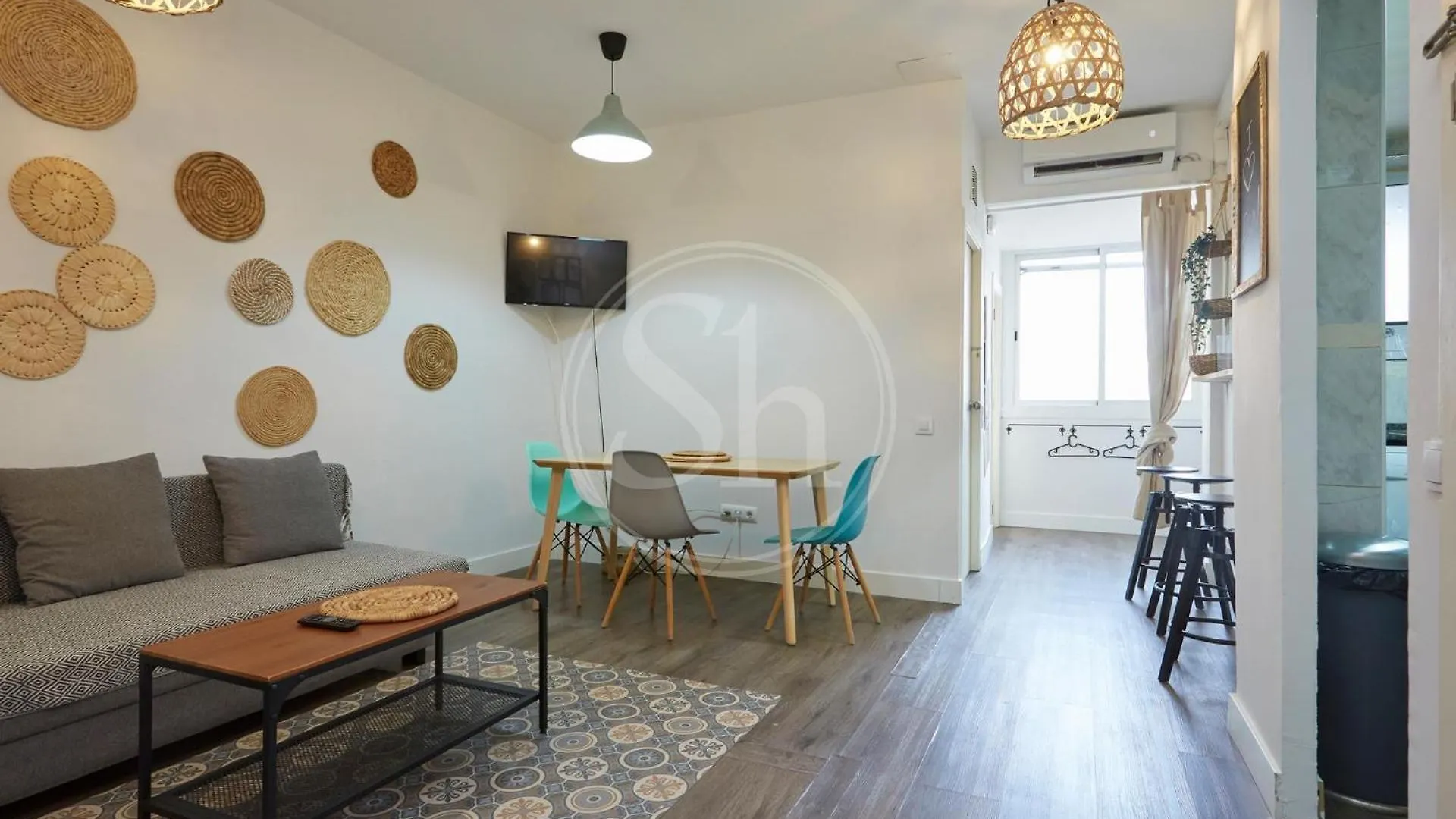Comodo Apartamento En Poble Sec Barcelona