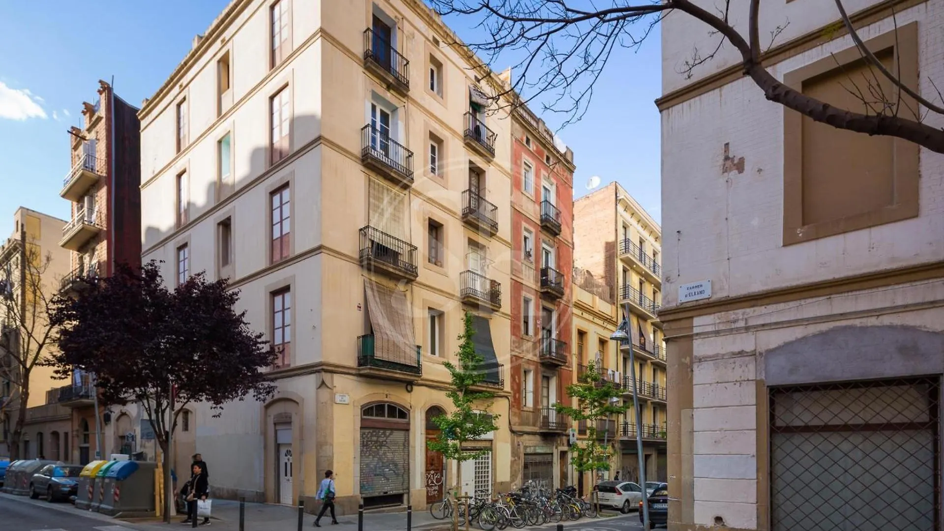 Comodo Apartamento En Poble Sec Barcelona